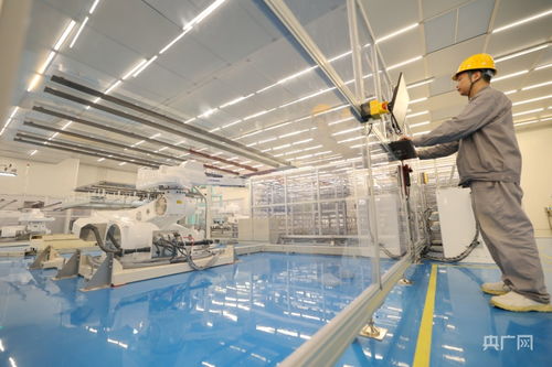 新春走基层丨合肥 大尺寸液晶基板玻璃产线春节不停转